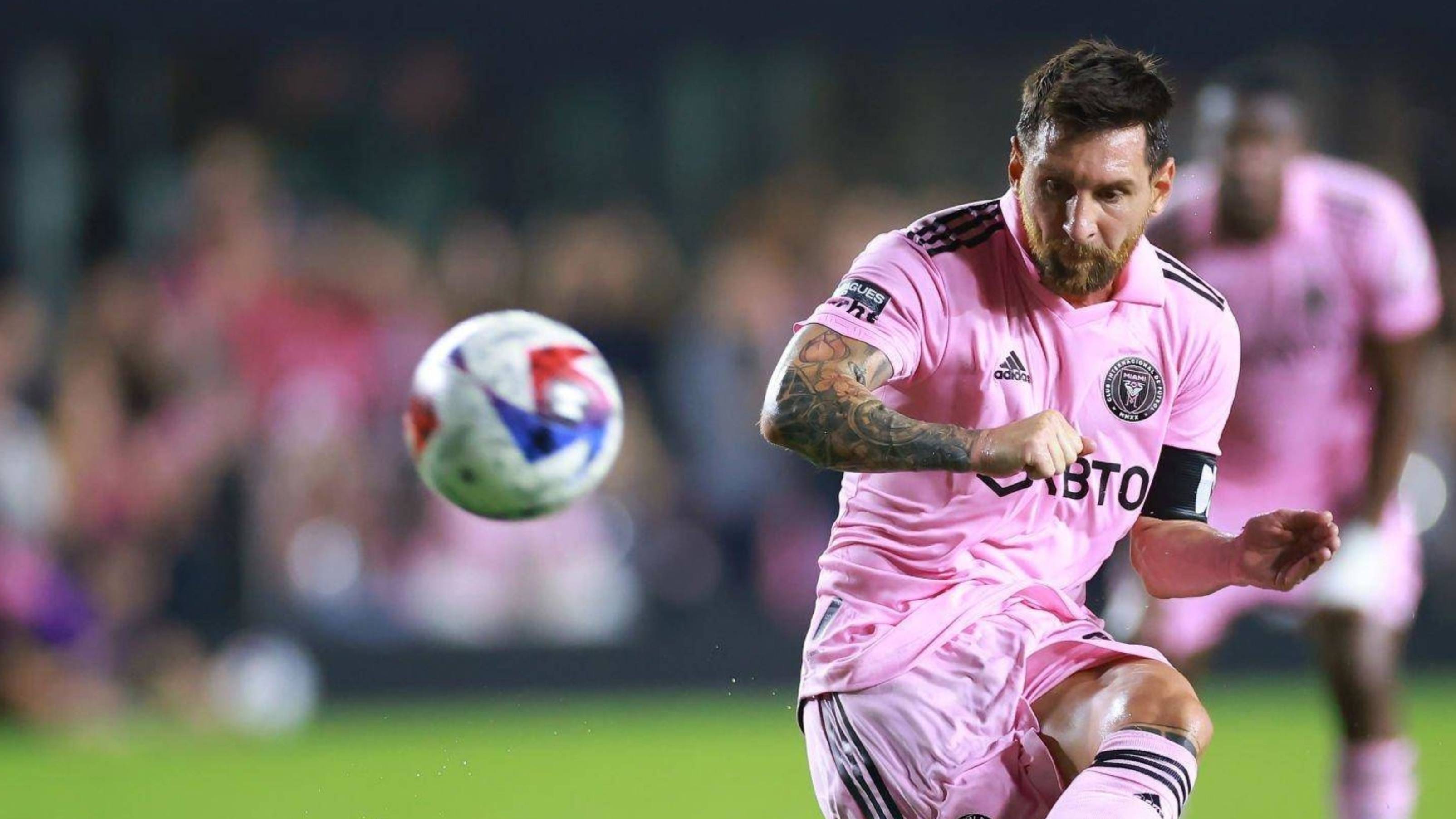 巴萨官方：受大雾影响，球队客战贝蒂斯的航班延误一小时