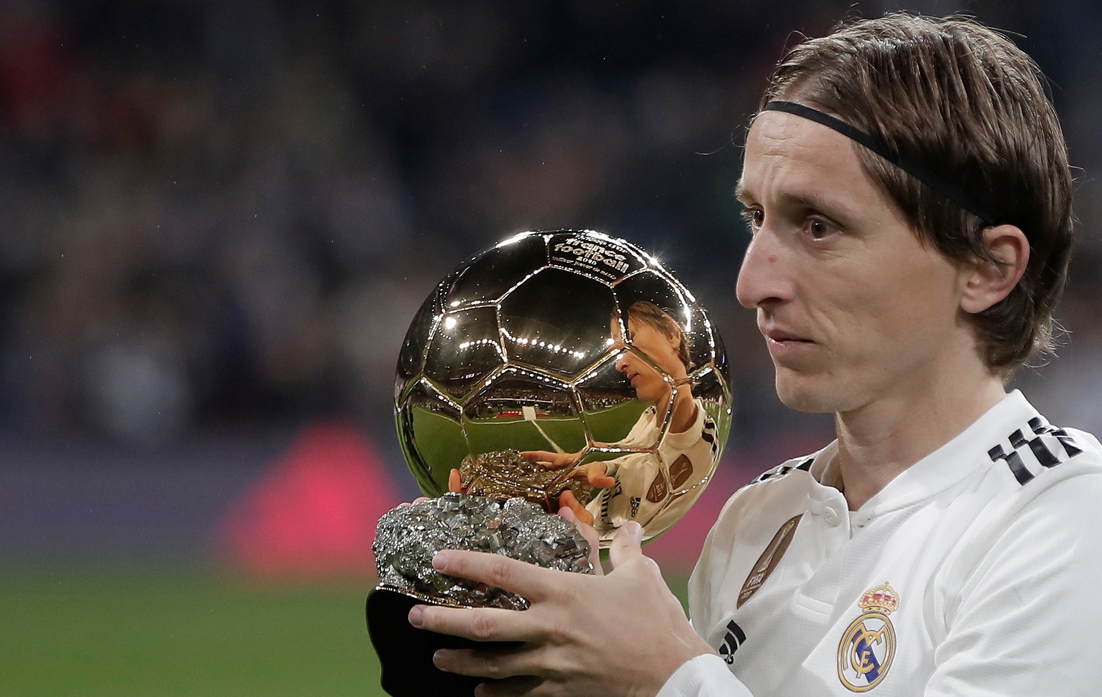 TA：拜仁不太可能6500万欧买断雅克松，切尔西认为他价值很高