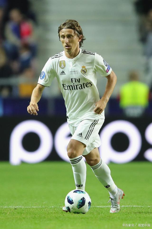 足球报：海港内部鼓励球员放开去打，高层无条件信任穆斯卡特