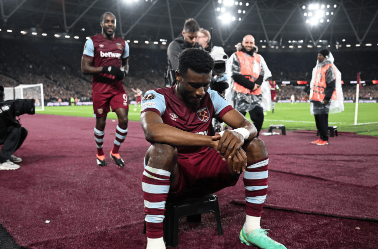 上一次对阵安哥拉：梅西斯卡洛尼替补登场，阿亚拉百场